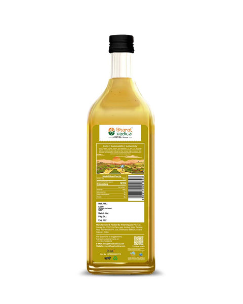 Bottle of Bharat Vedica Organic Wood Pressed Sunflower Oil with packaging label on a white background
